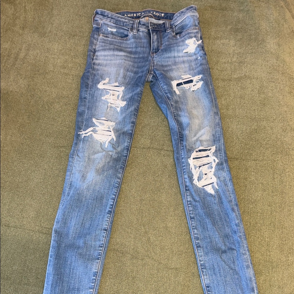 American Eagle Outfitters Women's Light Blue Distressed Skinny Jeans